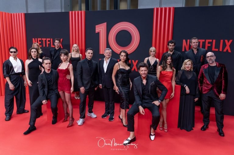 NETFLIX CAST AND MANAGEMENT TEAM